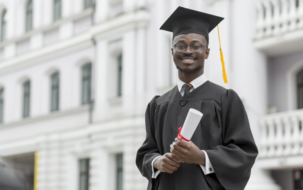 can i become a data analyst without a degree?